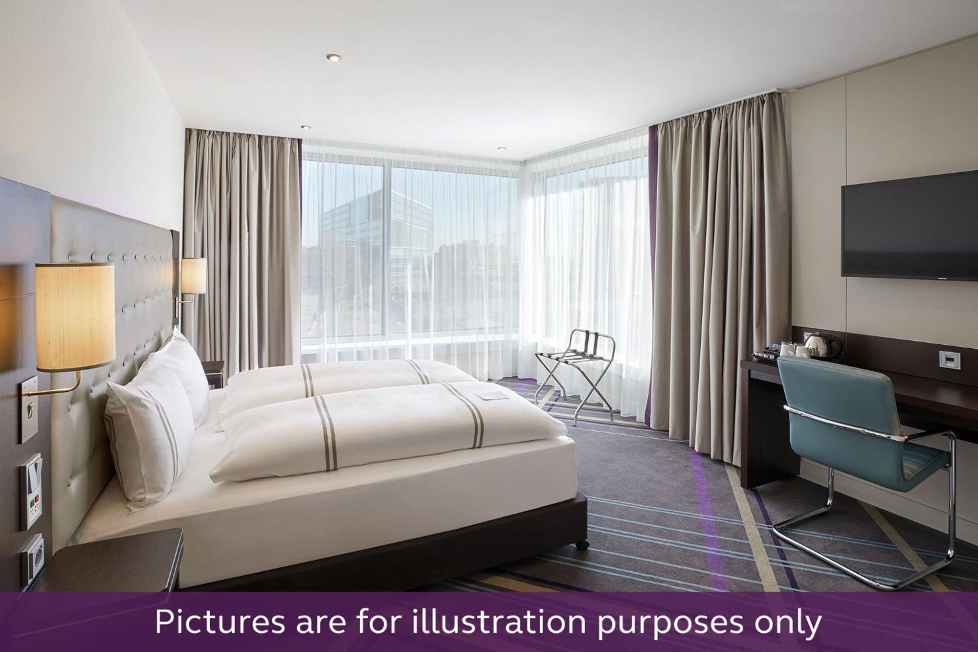 Premier Inn Luebeck City Centre Exterior photo